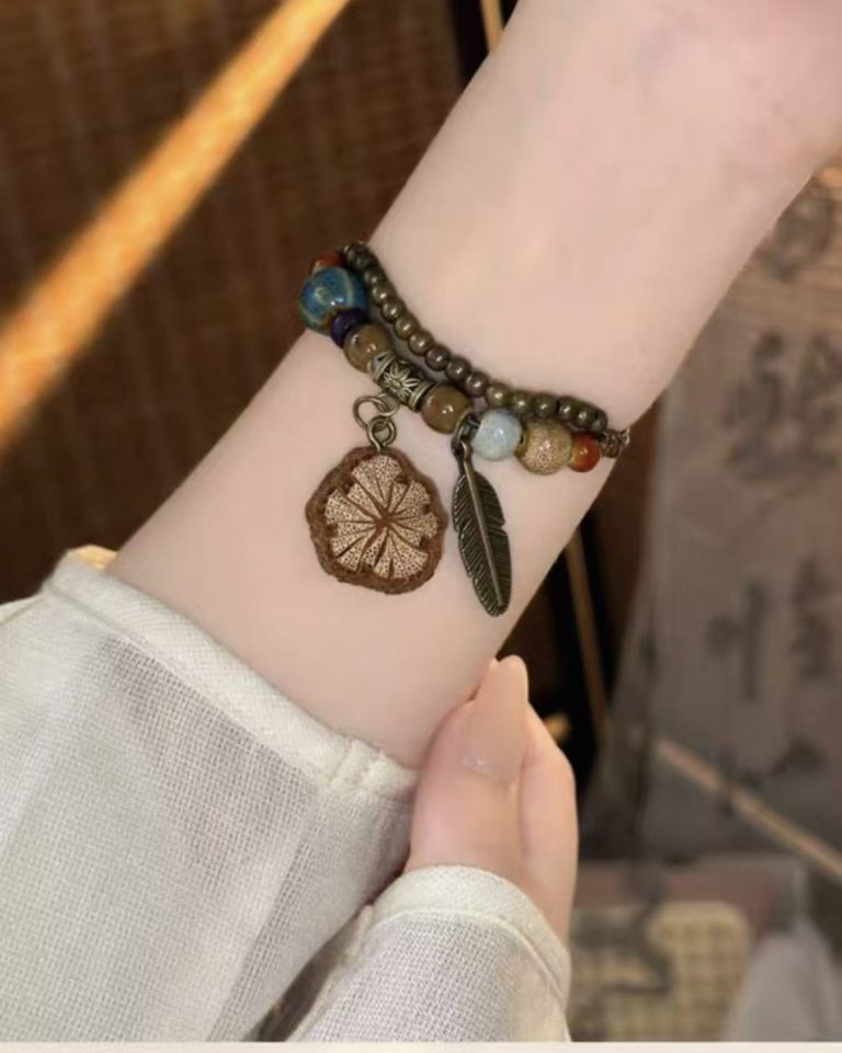 Feather bracelet photo review